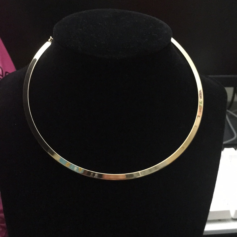 Chocker necklace